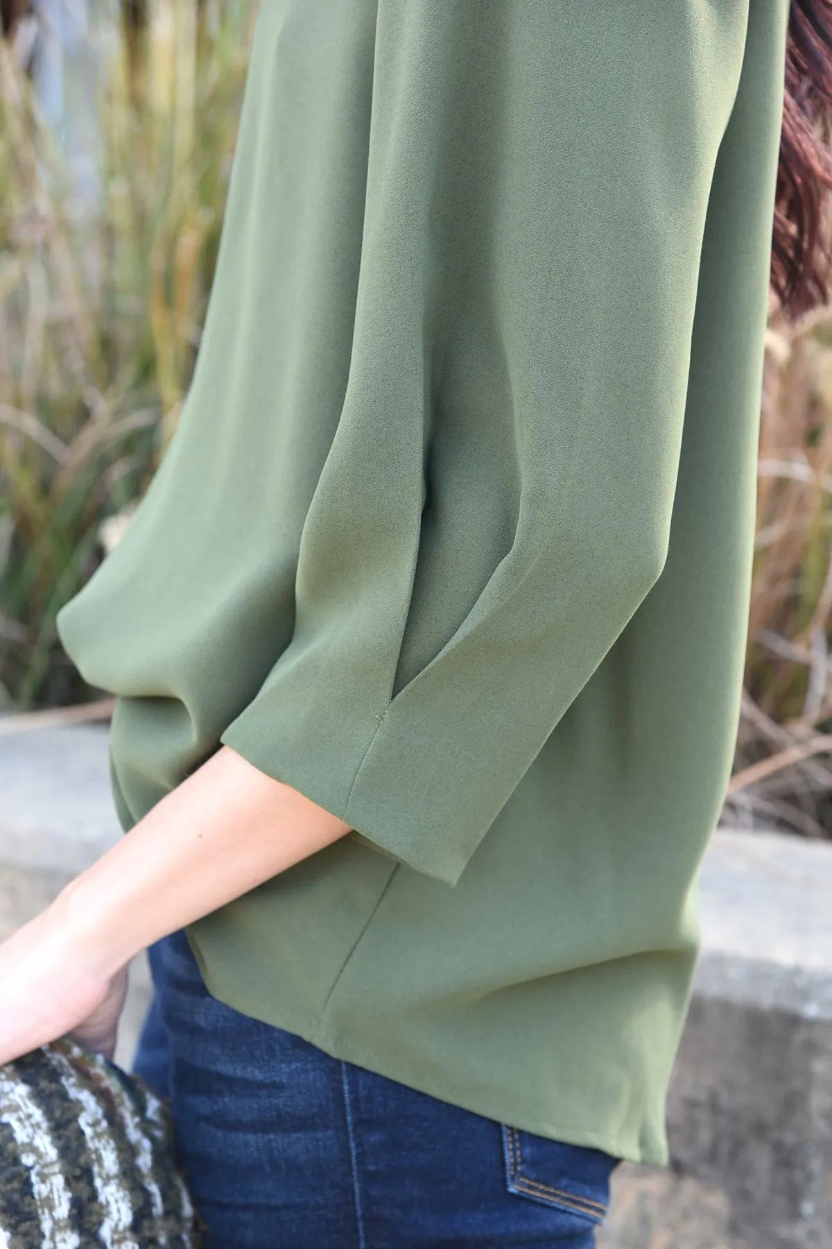 FUN VIBES TOP- OLIVE